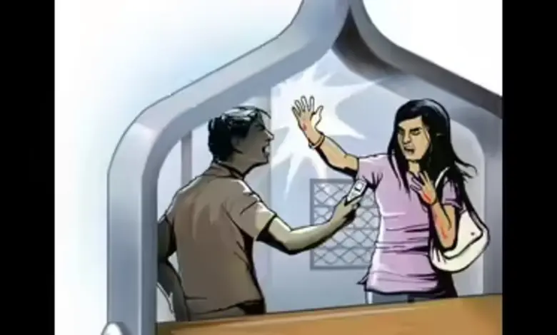 રાજકોટમાં યુવતીને લોખંડના પાઈપથી માર મારતા તેના પગમાં ફ્રેક્ચર થયું, આરોપીને પોલીસે પકડ્યો.