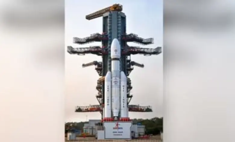 ઈસરોના LVM3-M5 'બાહુબલી' રોકેટ દ્વારા 4,410 કિલો વજનના CMS-03 સેટેલાઈટનું સફળ લોન્ચિંગ.