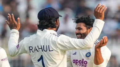 ઈડન ગાર્ડન્સમાં ભારત અને સાઉથ આફ્રિકા ટેસ્ટ ક્રિકેટ, સ્પિનર રવીન્દ્ર જાડેજા વિકેટ લેતા