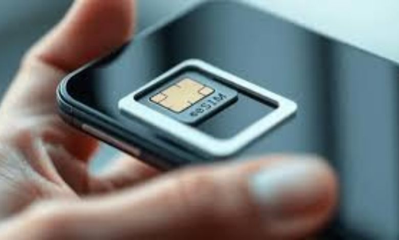 સાયબર ફ્રોડ રોકવા નવો નિયમ, ફોનમાંથી સિમ કાર્ડ નીકાળતા જ બંધ થઈ જશે વોટસએપ