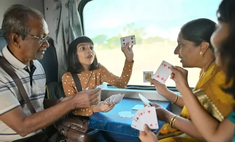 ભારતીય રેલવે (Indian Railway) એ દુનિયાનું સૌથી વ્યસ્ત અને વિશાળ કહી શકાય એવું રેલવે નેટવર્ક છે. દરરોજ કરોડો પ્રવાસીઓ ભારતીય રેલવે દ્વારા દોડાવવામાં આવતી આ ટ્રેનોમાં પ્રવાસ કરે છે.