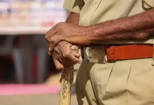 કલ્યાણ જેલમાં જેલ કર્મચારી પર હુમલો કરતો આરોપી .