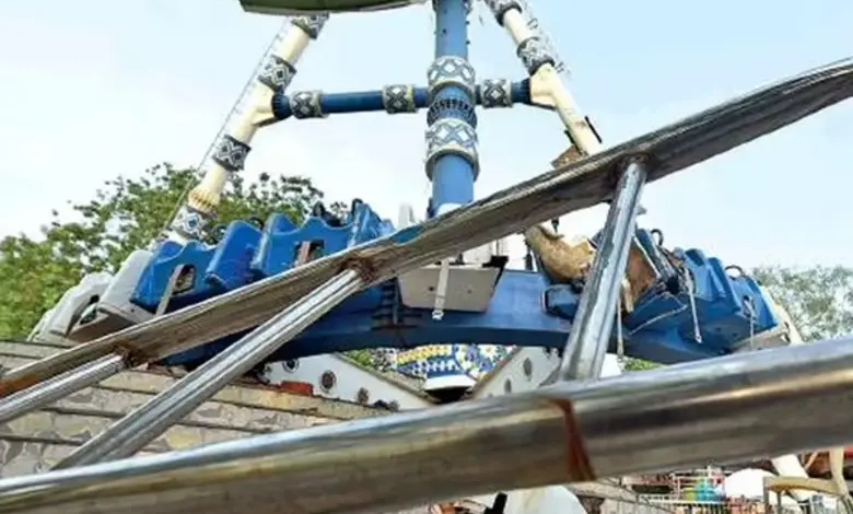 કાંકરિયા એમ્યુઝમેન્ટ પાર્કમાં તૂટેલી ડિસ્કવરી રાઈડનો ફોટો, જાનહાનિના કેસમાં કોર્ટનો નિર્ણય.