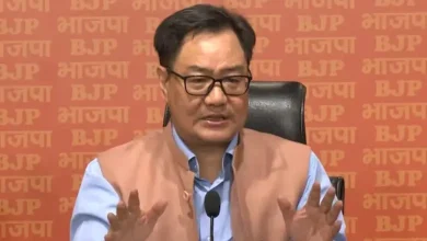 રાહુલ ગાંધી દ્વારા ચૂંટણી પર અનેક આક્ષેપો કરવામાં આવ્યાં હતાં, જે મામલે ચૂંટણી પંચ દ્વારા જવાબ આપવામાં આવ્યો હતો. આ સાથે સાથે હવે ભાજપ (ભારતીય જનતા પાર્ટી)એ પણ કોંગ્રેસને ઘેરવાનો પ્રયાસ કર્યો છે. રાહુલ ગાંધીના વોટ ચોરીના આક્ષેપો પર ભાજપે