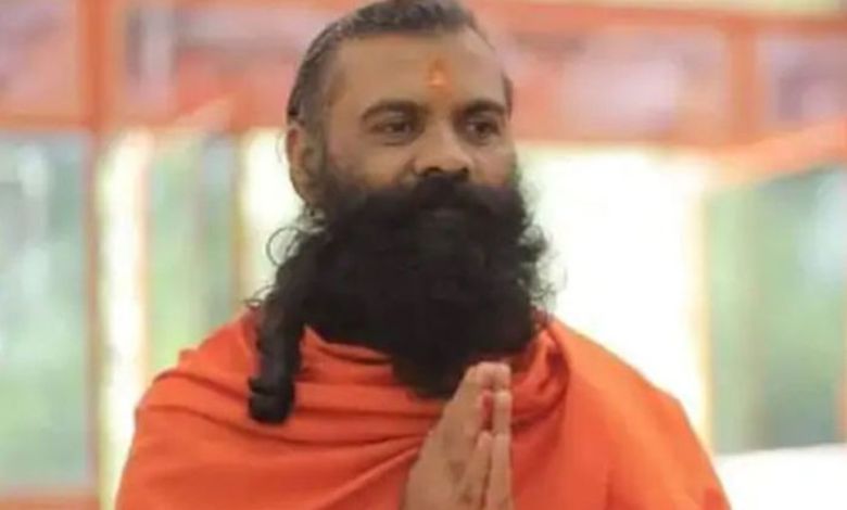 The Mahant of Junagadh Ashram left without saying anything again.