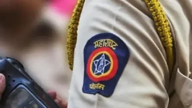 મહારાષ્ટ્ર પોલીસ દ્વારા દિલ્હી બ્લાસ્ટ બાદ સુરક્ષા એલર્ટના ભાગરૂપે આગ અને વિસ્ફોટની ફેરતપાસ કરતી ટીમ.