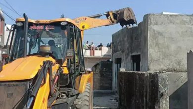 Mega demolition in Prabhas Patan, 5000 square meters of land made pressure-free