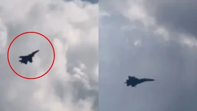 મુંબઈ આકાશમાં ઉડતું સુખોઈ Su-30MKI ફાઇટર જેટ