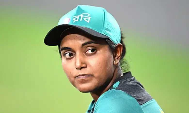 બાંગ્લાદેશ મહિલા ક્રિકેટ ટીમની કૅપ્ટન નિગાર સુલતાના અને પેસ બોલર જહાંઆરા આલમ.