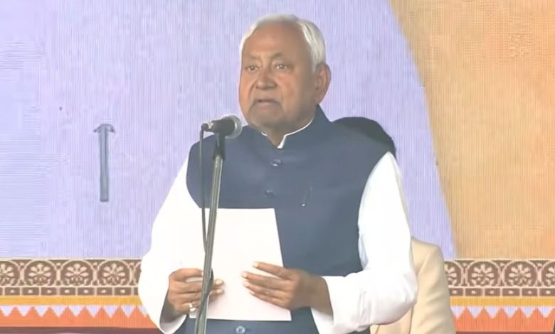 નીતીશ કુમારે 10મી વખત બિહારના CM તરીકે શપથ લીધા; સમ્રાટ ચૌધરી અને વિજય કુમાર સિંહા બન્યા ડેપ્યુટી CM