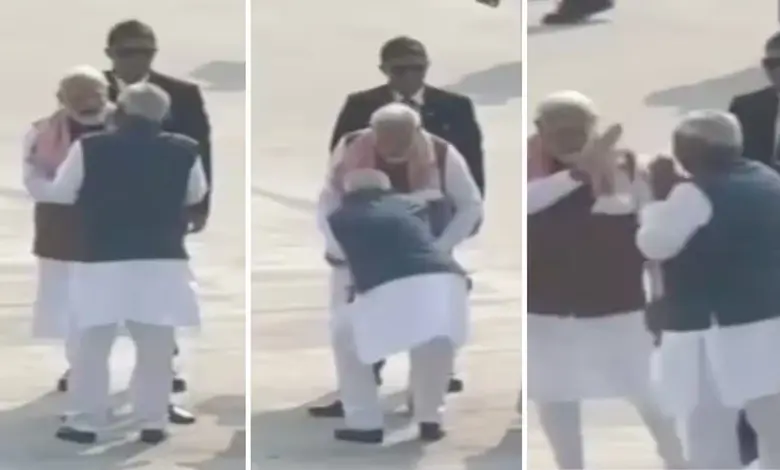 એરપોર્ટ પર નીતીશ કુમારે પીએમ મોદીના ચરણસ્પર્શ કર્યા, વીડિયોની રાજકારણમાં ચર્ચા...