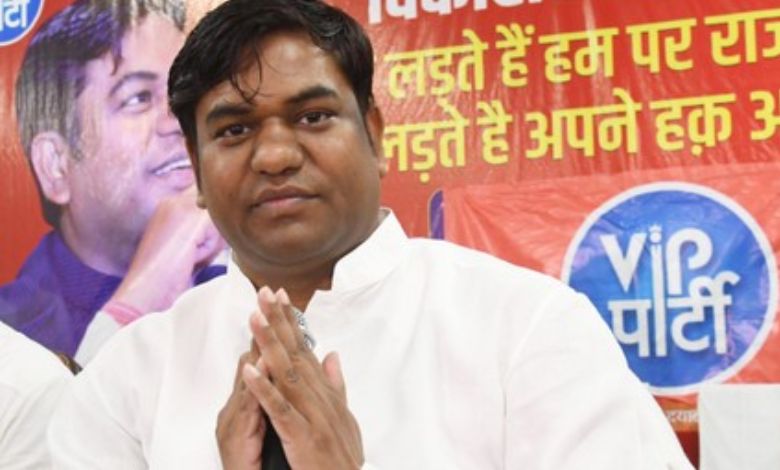 Dream shattered: Mukesh Sahni, who dreamed of becoming Deputy CM, has his dreams fulfilled.