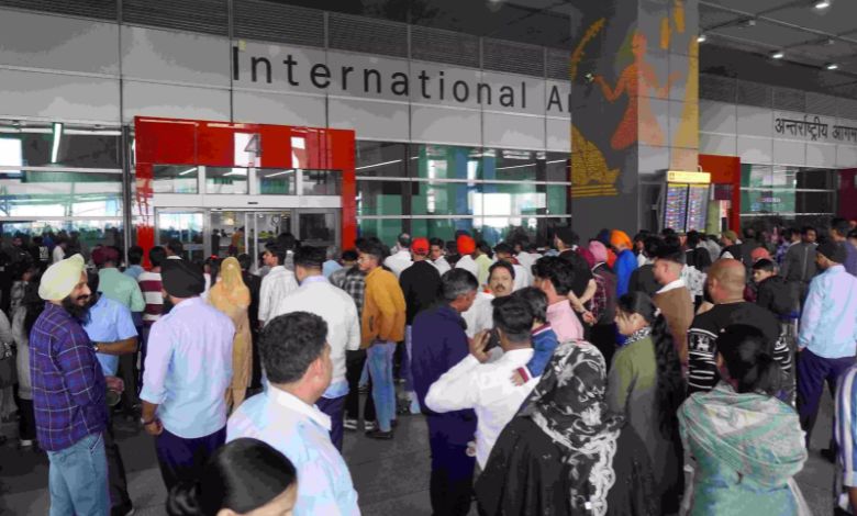 ATC system malfunctions at Delhi airport, 300 flights affected, passengers troubled