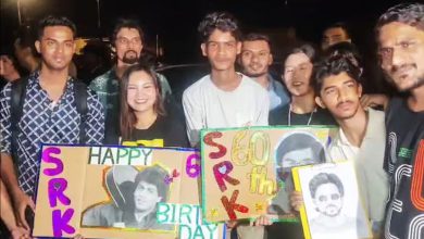 We want to wish Shah Rukh 'Happy Birthday to You': Fans from Kolkata to Dubai gather outside 'Mannat'