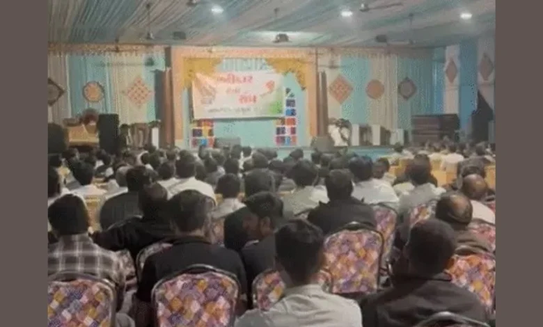 સુરતમાં પાટીદારોની મોડી રાત્રે કેમ યોજાઈ સભા?