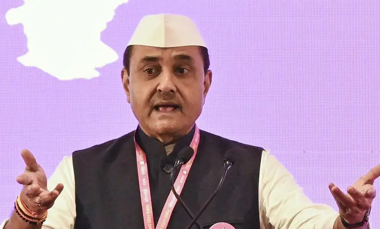 એનસીપીના નેતા પ્રફુલ પટેલ, જેઓ મહારાષ્ટ્રની રાજનીતિ અને ચૂંટણીમાં પૈસાના ઉપયોગ વિશે વાત કરી રહ્યા છે.