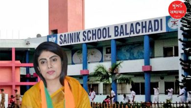 : શહેરની જાણીતી બાલાચડી સૈનિક સ્કૂલમાં અભ્યાસ કરતા વિદ્યાર્થીઓના વાલીઓએ રાજ્યકક્ષાના પ્રધાન રિવાબા જાડેજાની મુલાકાત લીધી હતી અને સ્કૂલમાં વિદ્યાર્થીઓને