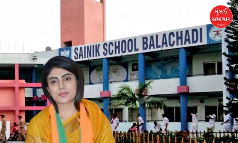 : શહેરની જાણીતી બાલાચડી સૈનિક સ્કૂલમાં અભ્યાસ કરતા વિદ્યાર્થીઓના વાલીઓએ રાજ્યકક્ષાના પ્રધાન રિવાબા જાડેજાની મુલાકાત લીધી હતી અને સ્કૂલમાં વિદ્યાર્થીઓને