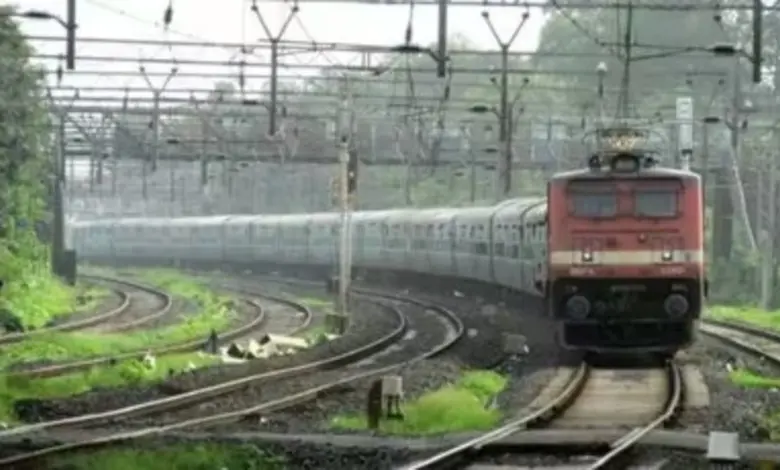 ગુજરાતમાં રેલવે બ્લૉકને કારણે અસરગ્રસ્ત ટ્રેનોની સૂચિ દર્શાવતું ચિત્ર.