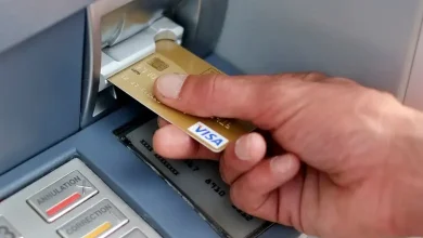 આજકાલના ડિજિટલ વર્લ્ડમાં લોકો બેંકમાં જવાને બદલે ઓનલાઈન કે પછી એટીએમમાંથી જઈને પૈસા કઢાવતા થઈ ગયા છે. પરંતુ ઘણી વખત એવું થાય છે કે એટીએમમાંથી પૈસા