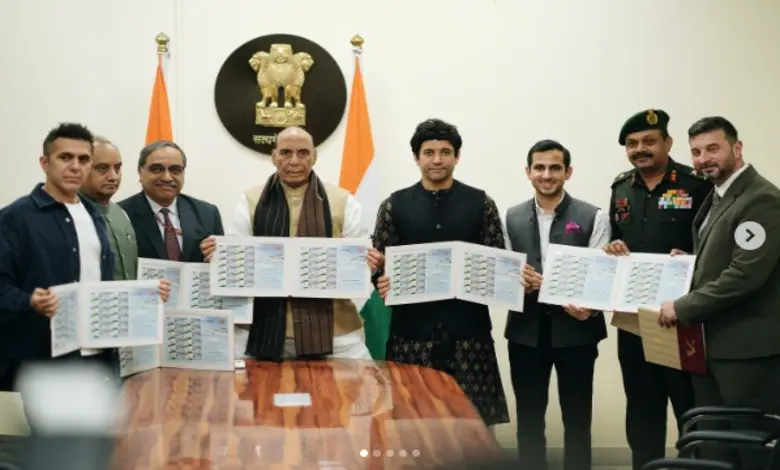 '120 બહાદુર'ના મેકર્સે રેઝાંગ લાના વીરોનું કર્યું સન્માન: રાજનાથ સિંહેના હસ્તે કરાવ્યું આ વસ્તુનું અનાવરણ