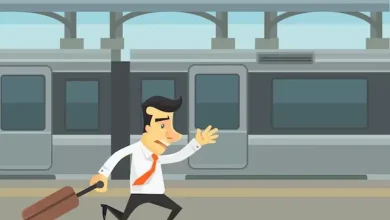 વસઈ રોડ સ્ટેશન પર દોડતી ટ્રેન પકડવા જતાં મુસાફરને બચાવતા રેલવે કર્મચારી હનુમાન સૈનીનો વીડિયો.