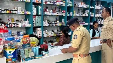 ડોક્ટરના પ્રિસ્ક્રિપ્શન વિના દવા વેચી તો ભારે પડશે: અમદાવાદમાં પોલીસની મેગા ડ્રાઇવ, મેડિકલ સ્ટોર્સ પાડ્યા દરોડા