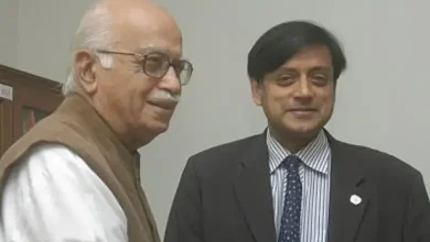 Congress MP Shashi Tharoor praised LK Advani, said cannot judged by Ram Rath Yatra alone