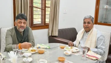 સિદ્ધારમૈયા અને ડીકે શિવકુમારે કરી મુલાકાત, જાણો મુખ્ય પ્રધાન પદને લઈ ક્યાં થશે નિર્ણય?