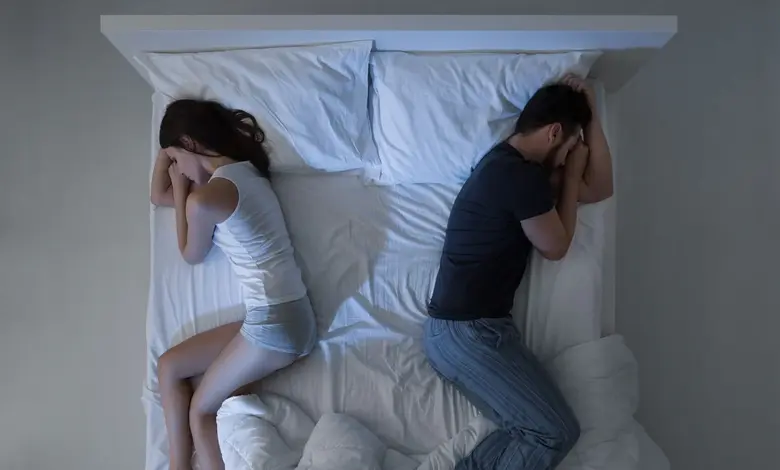 હેડિંગ વાંચીને તમે પણ ચોંકી ઉઠ્યા હશો કે આ સ્લિપ ડિવોર્સ એ વળી શું બલા છે? હેં ને? આજકાલના ભાગદોડવાળા જીવનમાં સંબંધ દિવસે દિવસેને બદલાતા જઈ રહ્યા છે