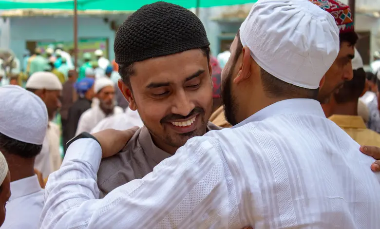 ઇસ્લામ ધર્મમાં ભાઈચારાનું પ્રતીક, જેમાં બધા મુસલમાનો એકતાથી હળીમળીને રહે છે અને સામાજિક કાર્યો કરે છે.