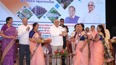 ગુજરાતના ૧૬ શહેરોના સ્વદેશી મેળામાં 'વોકલ ફોર લોકલ'ના ઉત્સાહથી ₹૧૦ કરોડથી વધુનું વેચાણ દર્શાવતો ફોટો.