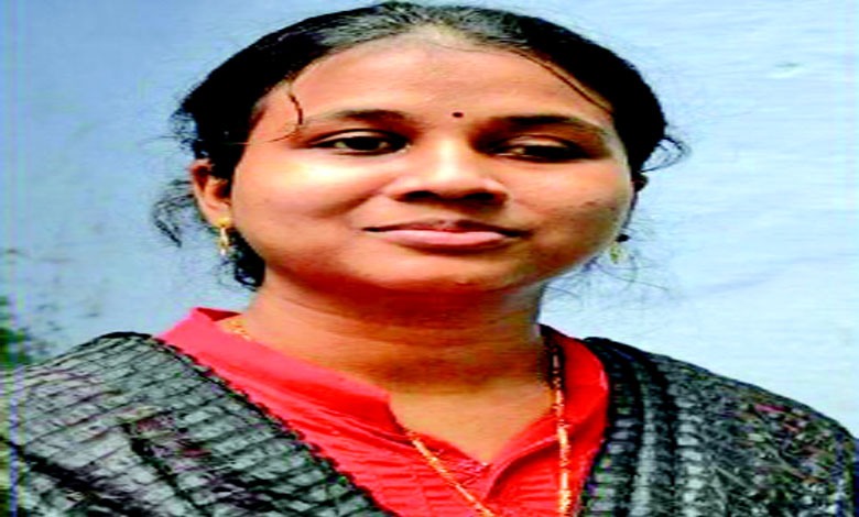 (6) વિશેષઃ આંખોની રોશનીએ દગો આપ્યો, પણ હૈયાની હામે જીવનમાં રોશની પાથરી... IAS ઓફિસર પૂર્ણા સુંદરી મુરૂગેશનની પ્રેરકકથા