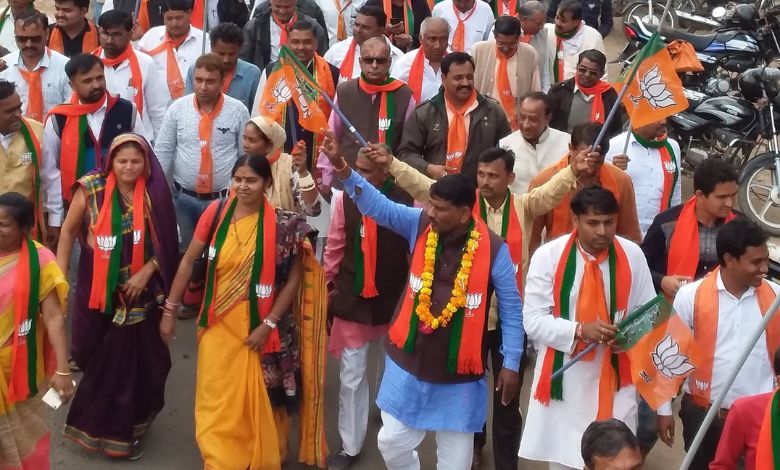 ગુજરાત સરકારના કયા પ્રધાને કહ્યું- આદિવાસી તો દારૂ જ પીએ ને....