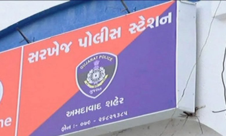 'પોર્ન જોવા અને એવા સંબંધ બાંધવા દબાણ': અમદાવાદમાં પત્નીએ પતિ વિરુદ્ધ નોંધાવી ફરિયાદ