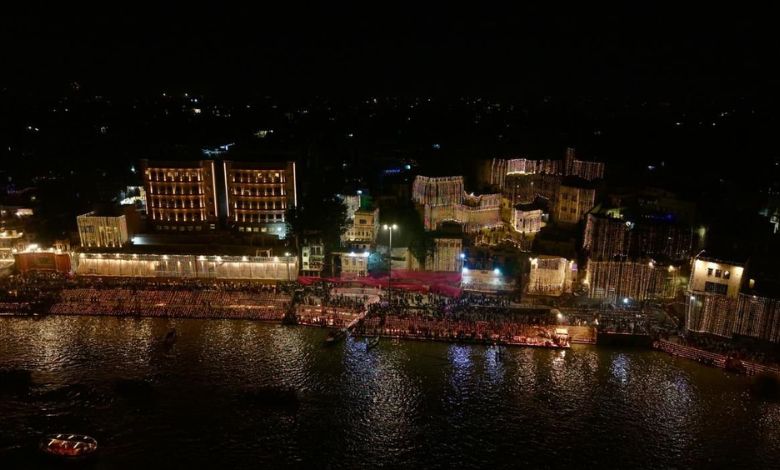 વારાણસીમાં દેવ દિવાળીની ભવ્ય ઉજવણી, 25 લાખ દીવાઓથી દિવ્યામાન બન્યું શહેર…