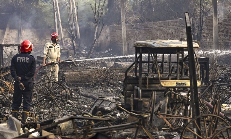 fire brigade controls hydrogen chloride gas leak in bhiwandi godown