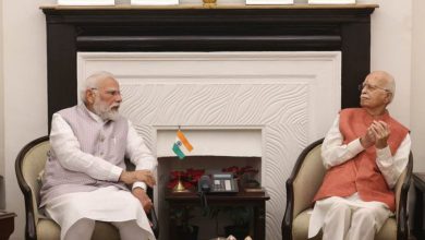 PM Modi wishes LK Advani on his birthday