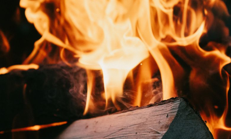 A massive fire broke out in the house of this actor of Bigg Boss fame, fortunately no casualties...