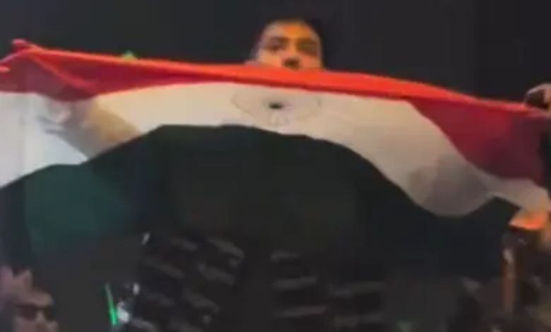 A video of a foreign rapper waving the Indian tricolor goes viral on social media, know who it is?