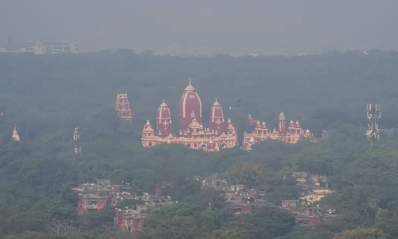 દિલ્હીના પ્રદૂષણનું દ્રશ્ય અને BCCI ક્રિકેટ મેચ મુંબઈ ખસેડવાનો નિર્ણય