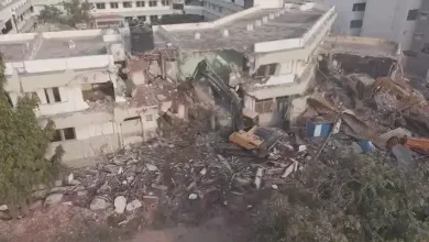 ભાવનગરમાં નવાપરા કબ્રસ્તાન પાસે દબાણ હટાવ કામગીરી, બુલડોઝર દ્વારા ગેરકાયદે બાંધકામો દૂર કરાયા