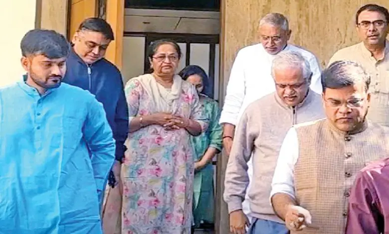 bl santosh meet vijay rupani family