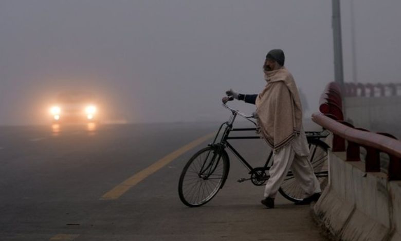 રાજ્યભરમાં શિયાળાની દસ્તક; કચ્છમાં તાપમાન ગગડ્યું, નલિયા ૧૫°C સાથે 'ટાઢુંબોળ'