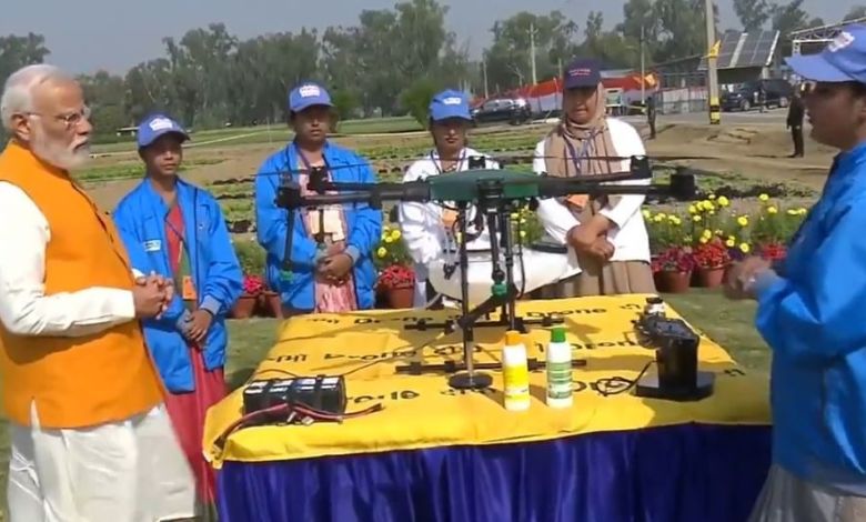 ગુજરાતમાં કેટલી મહિલાઓ બની લખપતિ દીદી? જાણો સ્વ-સહાય જૂથોને કેટલા કરોડનું કેશ ક્રેડિટનું વિતરણ કરાયું?