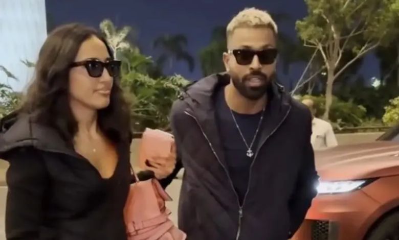 Hardik Pandya got romantic with girlfriend Malika while cleaning the car