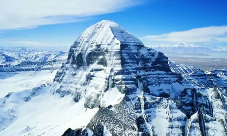 માઉન્ટ એવરેસ્ટ કરતાં ઓછી ઉંચાઈ છતાં આ રહસ્યમયી પર્વત કોઈ સર નથી કરી શક્યું, કારણ જાણીને ચોંકી ઉઠશો...