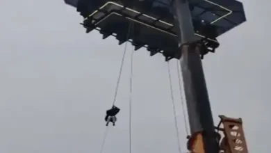 કેરળના ઇડુક્કીમાં સ્કાય ડાઇનિંગમાં ક્રેન ખરાબ થવાથી ૧૨૦ ફૂટની ઊંચાઈએ ફસાયેલા પ્રવાસીઓ