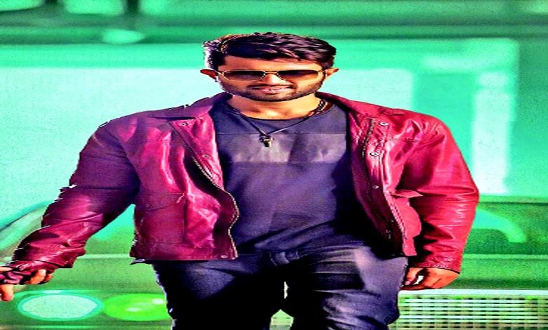 Rainbow of entertainment: Vijay Deverakonda, a superstar of South films, is far from being successful in Hindi films