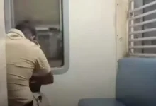 Mumbai Local: Police did this to protect a woman traveling alone in a train at night, know the whole story